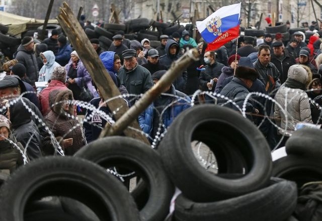 Številni napadi proruskih aktivistov na vzhodu Ukrajine (foto)