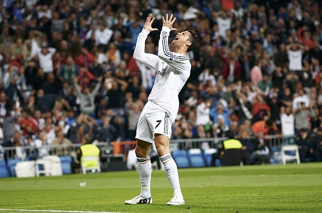 Cristiano Ronaldo je v prvem polčasu zapravil izjemno priložnost, zato je bil zelo jezen, ker ni zadel rekordnega 15. gola v...