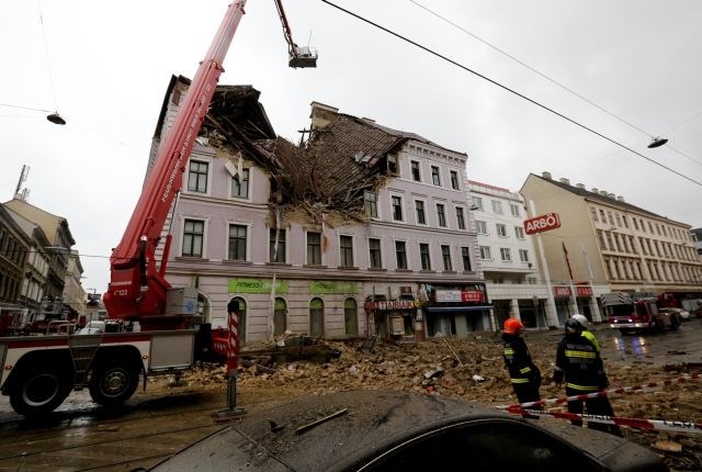 Po eksploziji se je na Dunaju delno porušila stavba (foto)