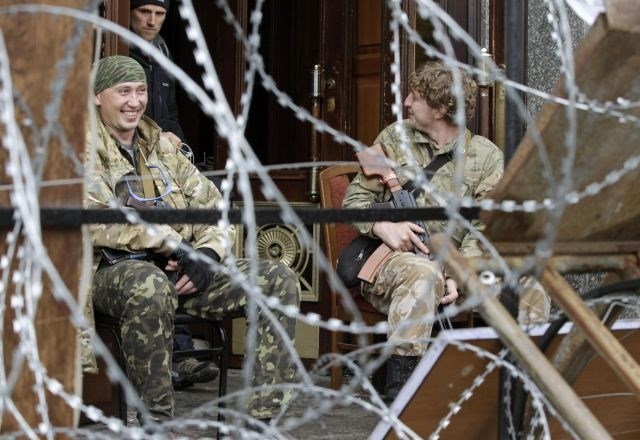 Ukrajinska vojska v polni bojni pripravljenosti: terorizem se ne sme razširiti izven vzhoda države