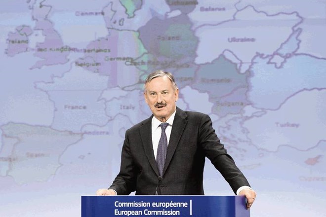 Evropski komisar Siim Kallas je včeraj ob napovedi rasti slovenskega gospodarstva poudaril, da  EU od Slovenije pričakuje...