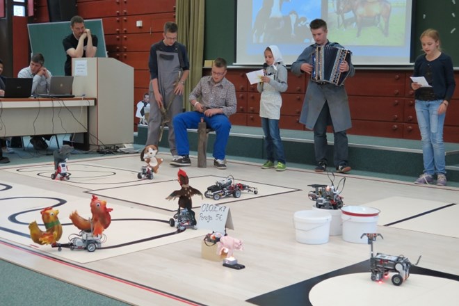 Na mariborskem izzivu okoli 300 mladih navdušencev nad roboti (foto)