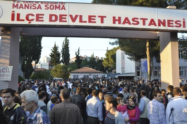 V Turčiji tridnevno žalovanje; število mrtvih raste 