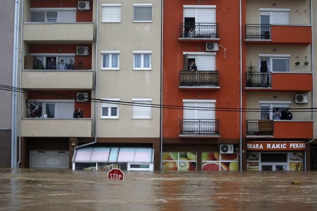 Poplave v Srbiji: v Obrenovcu razmere kataklizmične, sledi množična evakuacija
