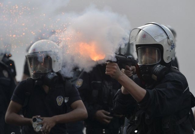 Svet Evrope je ostro obsodil pretirano uporabo turške policijske sile nad protestniki in novinarji (foto)