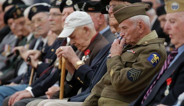 Dan D: V Normandiji okoli 1000 veteranov, drugi najstarejši med njimi je 99-letni Slovenec (foto)