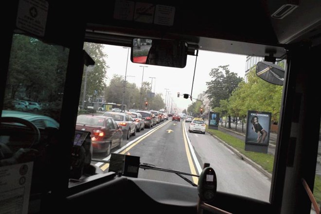 Prebivalci ob Dunajski cesti pravijo,  da je lanskoletna uvedba rumenega pasu za mestne avtobuse doprinesla h kakovostnejšemu...