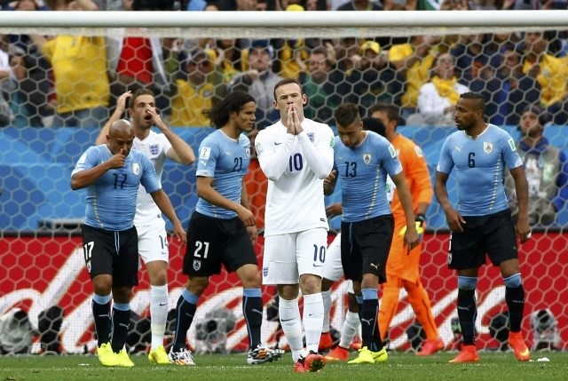 Rooney je bil v 10. minuti blizu zadetka s prostega strela. (Foto: Reuters) 