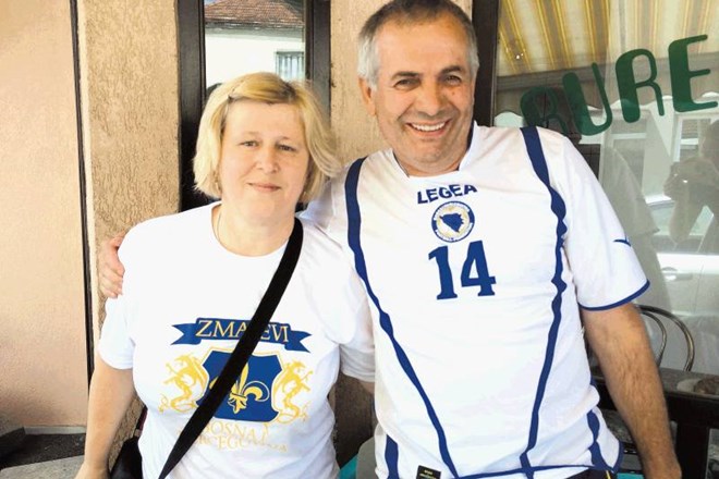 Hasiba in Meho Kasupović sta rojena v Bihaću. Nekoč sta si kruh služila v Logatcu, danes pa bivata v Lienzu, a njuna ljubezen...