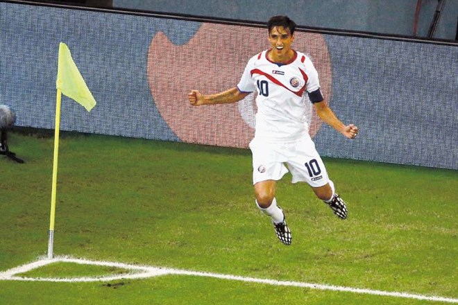 Kapetan Bryan Ruiz je z golom popeljal Kostariko v vodstvo. 