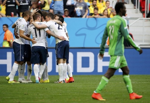 Francozi so v zaključku tekme strli odpor Nigerije in se prebili v četrtfinale. (Foto: Reuters) 