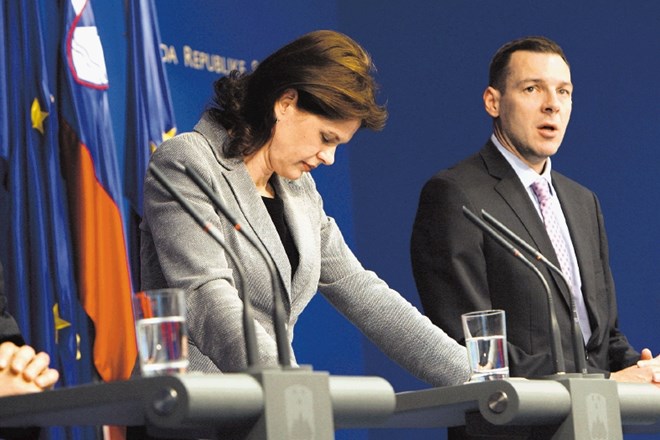 Predsednica vlade  Alenka Bratušek  minister za finance dr. Uroš Čufer    