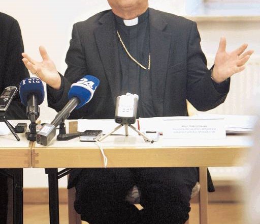 Škof Glavan: Vračamo se v čas politično montiranih procesov