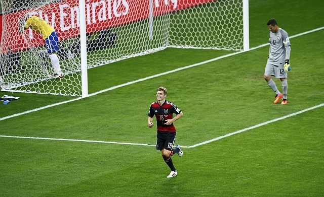 Ko je dva gola v dveh minutah dodal še Toni Kroos, je bila tekma po 26 minutah dokončno odločena. (Foto: Reuters) 