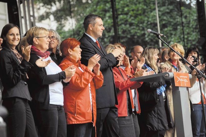 Socialnim demokratom, ki so včeraj v Ljubljani pripravili sklepni predvolilni shod, je podpora v primerjavi s prejšnjim...