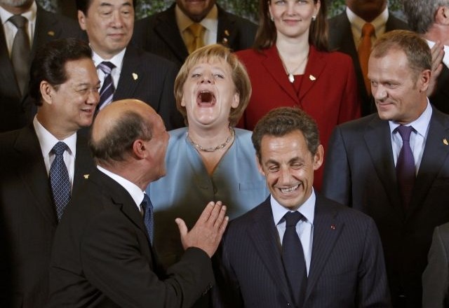 Smeh Merklove na srečanju ASEM (oktober 2010). 