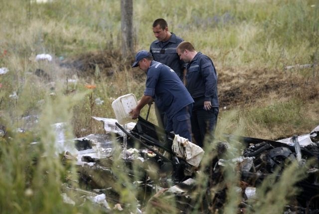 Vlak z žrtvami strmoglavljenja letala zapustil Torez, reševalna akcija uradno končana
