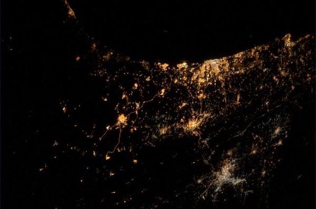 Nemški astronavt je v sredo zvečer letel nad Gazo in Izraelom ter iz vesolja fotografiral eksplozije. 