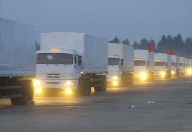 Ukrajina: Okoli konvoja, v katerem je 280 kamionov iz Rusije, se zapleta
