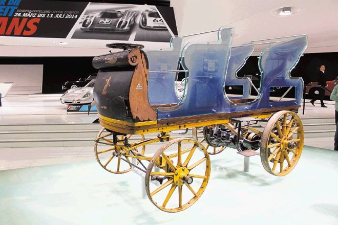 Prvi štirikolesnik izpod rok Ferdinanda Porscheja je nastal leta 1898. 