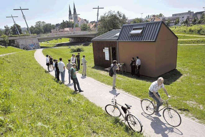 V prihodnjih petih letih naj bi pri nas rasle pametne hiše. Morda le v Ljubljani. (Na fotografiji  ljubljanska »energijsko...