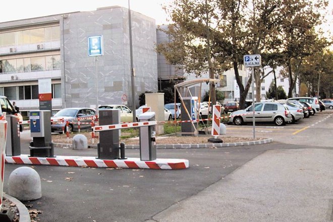 Ker je prej brezplačno parkirišče nasproti bežigrajskih fakultet Mestna občina Ljubljana spremenila v plačljivo, številni...