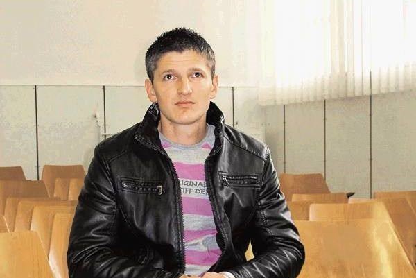 Zarif Rizvić bo moral za zapahi preživeti 13 let. V kazen so mu všteli tudi pripor, ki so mu ga podaljšali zaradi...