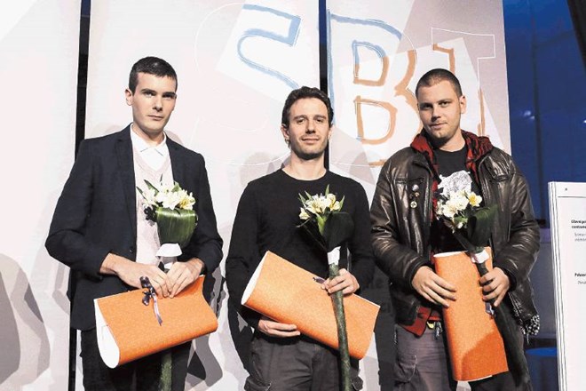 Ilustratorja Dnevnikove sobotne priloge Objektiv Luka Seme (levo) in Matej Stupica (desno) sta prejela posebno nagrado za...