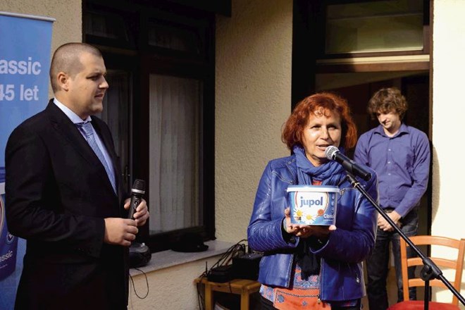Željko Kovačevič, direktor družbe JUB in Valerija Bužan, direktorica CUDV Dolfke Boštjančič; foto: arhiv JUB in CUDV 