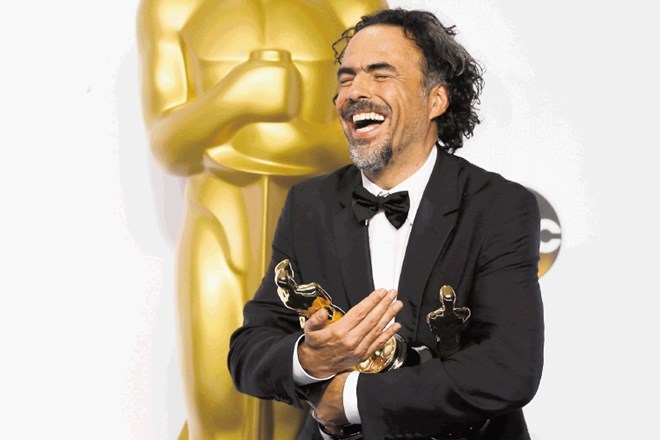 Mehiški režiser Alejandro Gonzalez Iñarritu je na podelitvi v Los Angelesu za film Birdman dobil oskarja za režijo (najboljši...