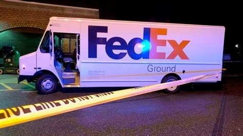 Nov strelski pohod: v skladišču FedExa osem mrtvih