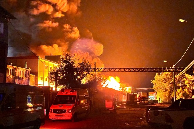 #foto Po novih ruskih napadih v Harkovu izbruhnilo več požarov