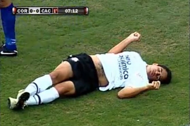 Nogometaš Corinthiansa je po trku doživel hud napad.