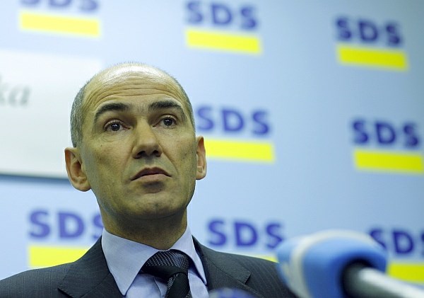 Sestanek o noveli arhivskega zakona je predlogal predsednik SDS Janez Janša.