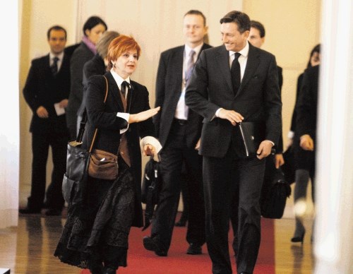 Na včerajšnjem sestanku, na katerem so bili  tudi premier Borut Pahor, kulturna  ministrica Majda Širca in direktor Arhiva RS...