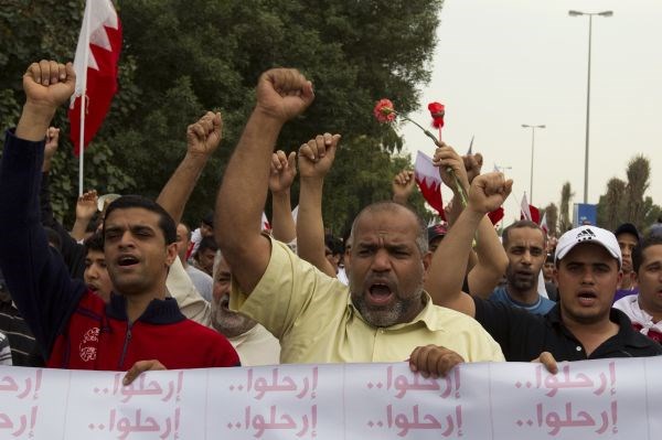 Protesti v pretežno šiitskem Bahrajnu, ki mu vlada sunitski kralj, potekajo že dvanajsti dan.