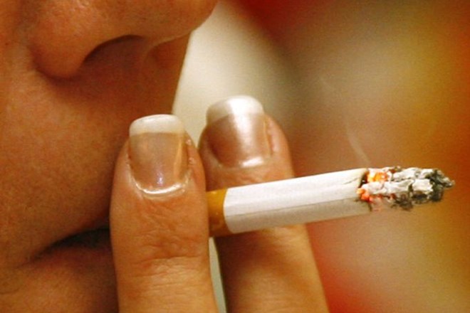 Cigaret ne bo več na spregled: Velika Britanija prepoveduje postavitev cigaret in tobaka na vidnih mestih v trgovinah