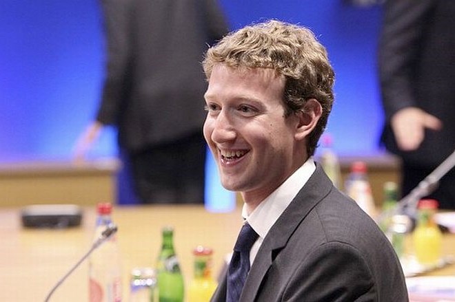 Mark Zuckerberg ima zadosti razlogov za širok nasmešek.