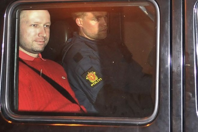 Hitler bi ga dal na plakat: Breivik naj bi šel pod nož, da bi bil videti bolj "arijski"