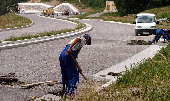 Novi list: Slovenija bo morala zaradi gradbene mafije svoje avtoceste prepustiti tujcem