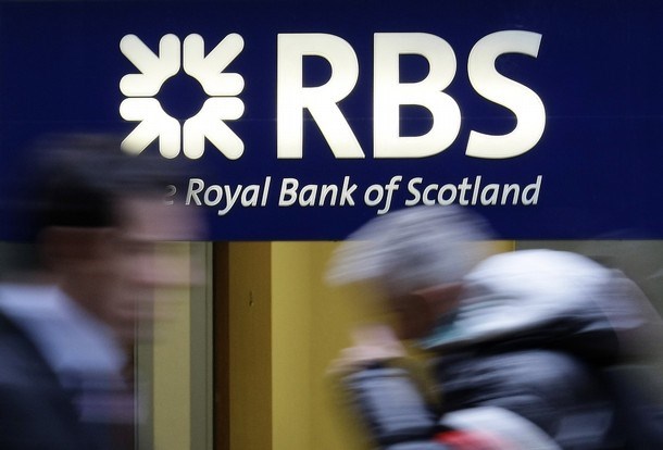 Britanski banki Royal Bank of Scotland in Lloyds želita stranke pritegniti k dobičkonosnejšim dejavnostim bančnega...