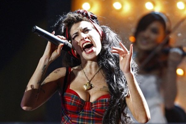 Pokojna britanska pevka Amy Winehouse.