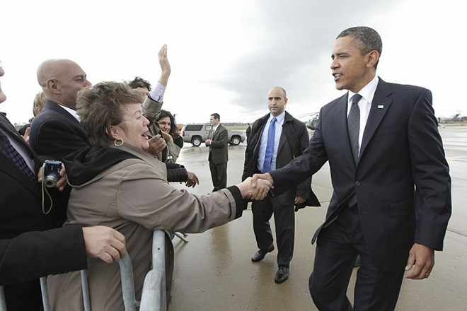 Barack Obama uživa prednost predvsem pri ženskah in sicer v dvoboju z Romneyjem v razmerju 49 proti 41 odstotkom, s Perryjem...