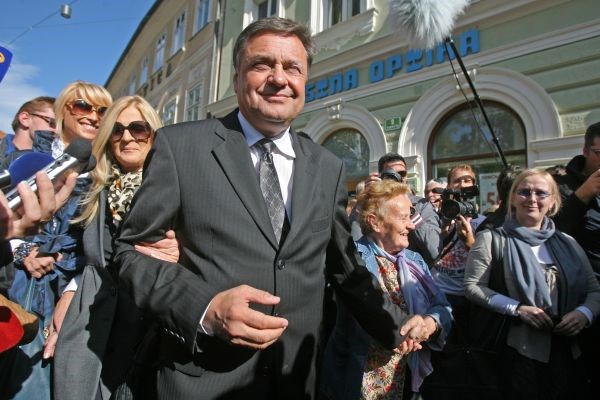 Kot kažejo rezultati, je Lista Zorana Jankovića pobrala volivce levih strank, podporo pa ima v celotni Sloveniji, ne samo v...