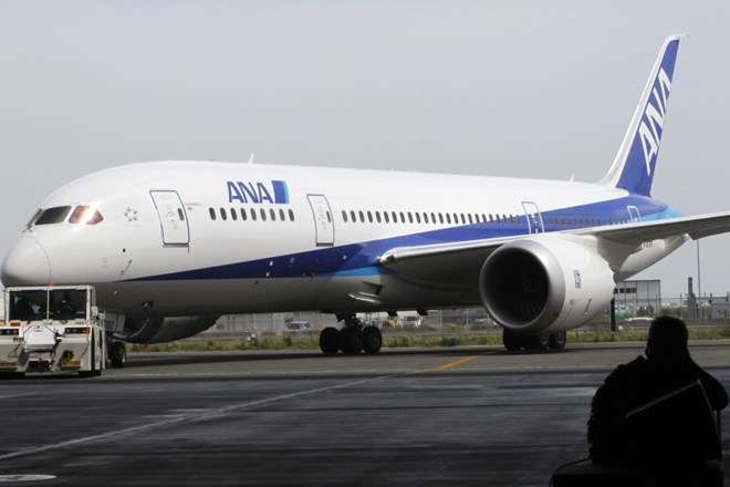 Japonska letalska družba All Nippon Airways je prejšnji mesec končno dobila v uporabo prvega 787, kitajske družbe pa...