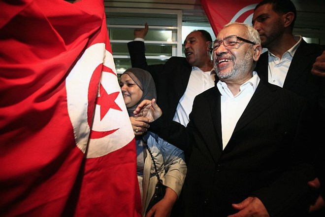 Vodja zmagovalne stranke Rashid Ghannouchi je dejal, da bo vlada nadaljevala z revolucijo in da bo od sedaj naprej ''Tunizija...