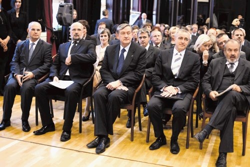 Slovesnosti ob dnevu pravosodja so se med drugimi udeležili  (z leve proti desni) generalni državni tožilec Zvonko Fišer,...