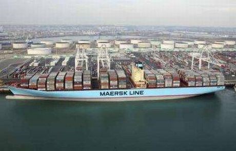 Dobiček ladijskega velikana Maerska je strmoglavil zaradi presežnih kapacitet v panogi kontejnerskega transporta, saj so...