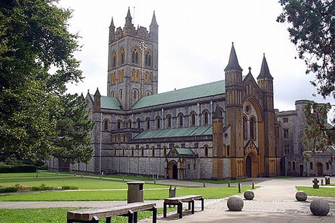 Jarvis je v času aretacije vodil preiskavo o domnevnih spolnih zlorabah v benediktinskem samostanu v Devonu.