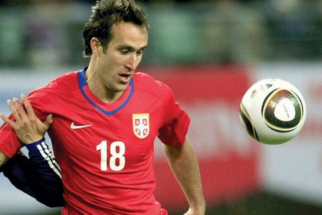 Dragan Mrdja je na priajteljski tekmi srbske reprezentančne staknil hudo poškodbo kolena.